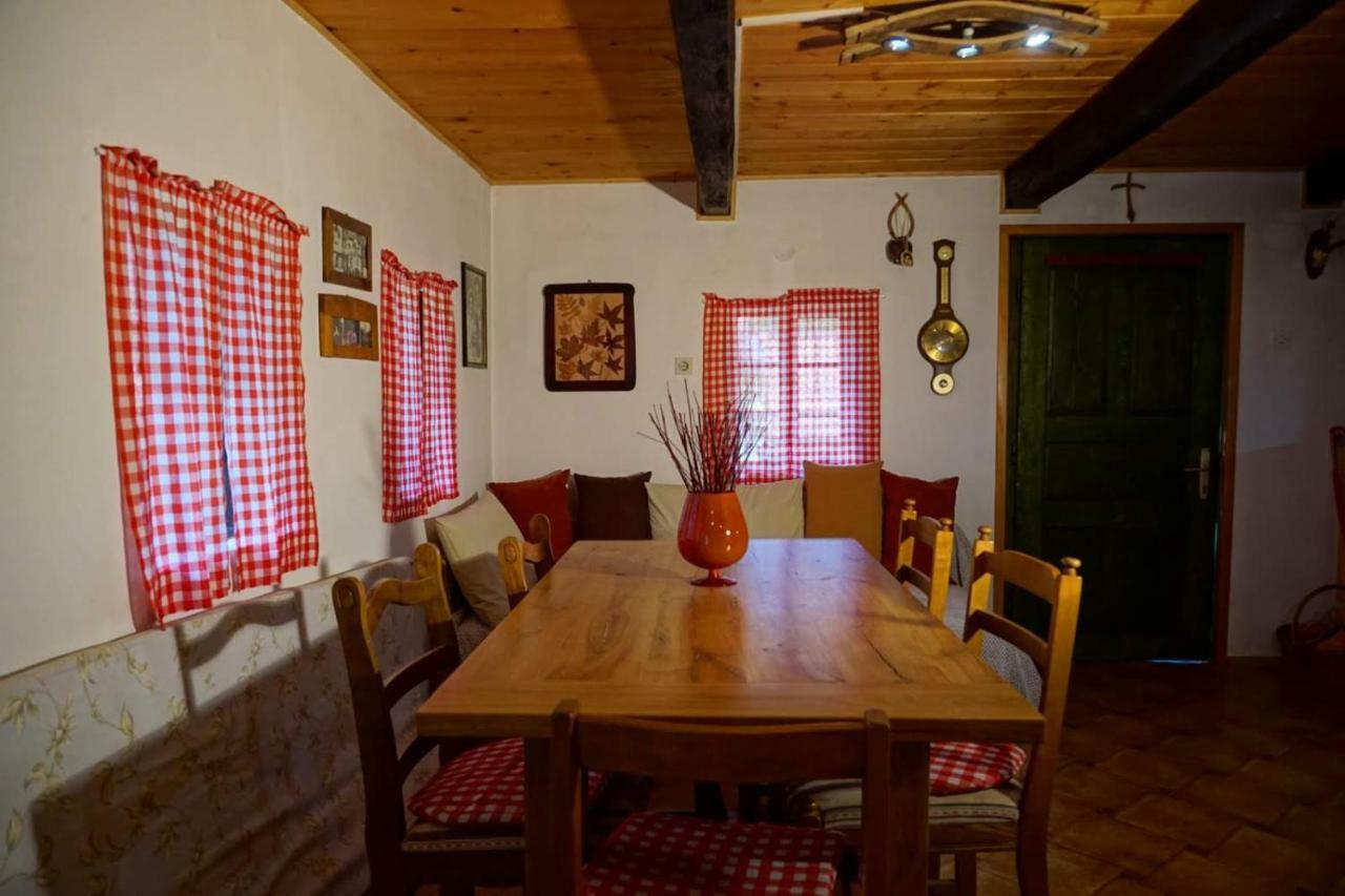 Villa Dorina Hiza Karlovac Exterior foto