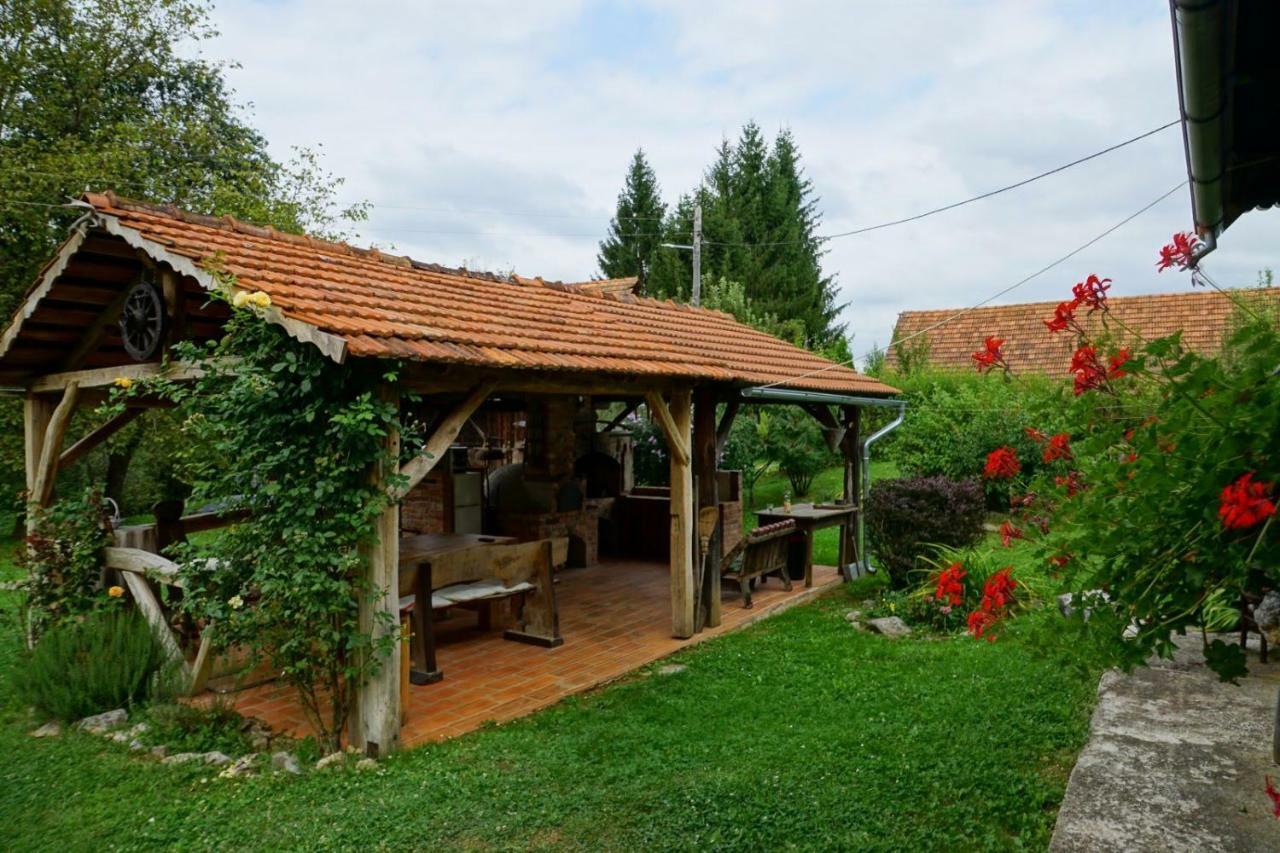 Villa Dorina Hiza Karlovac Exterior foto