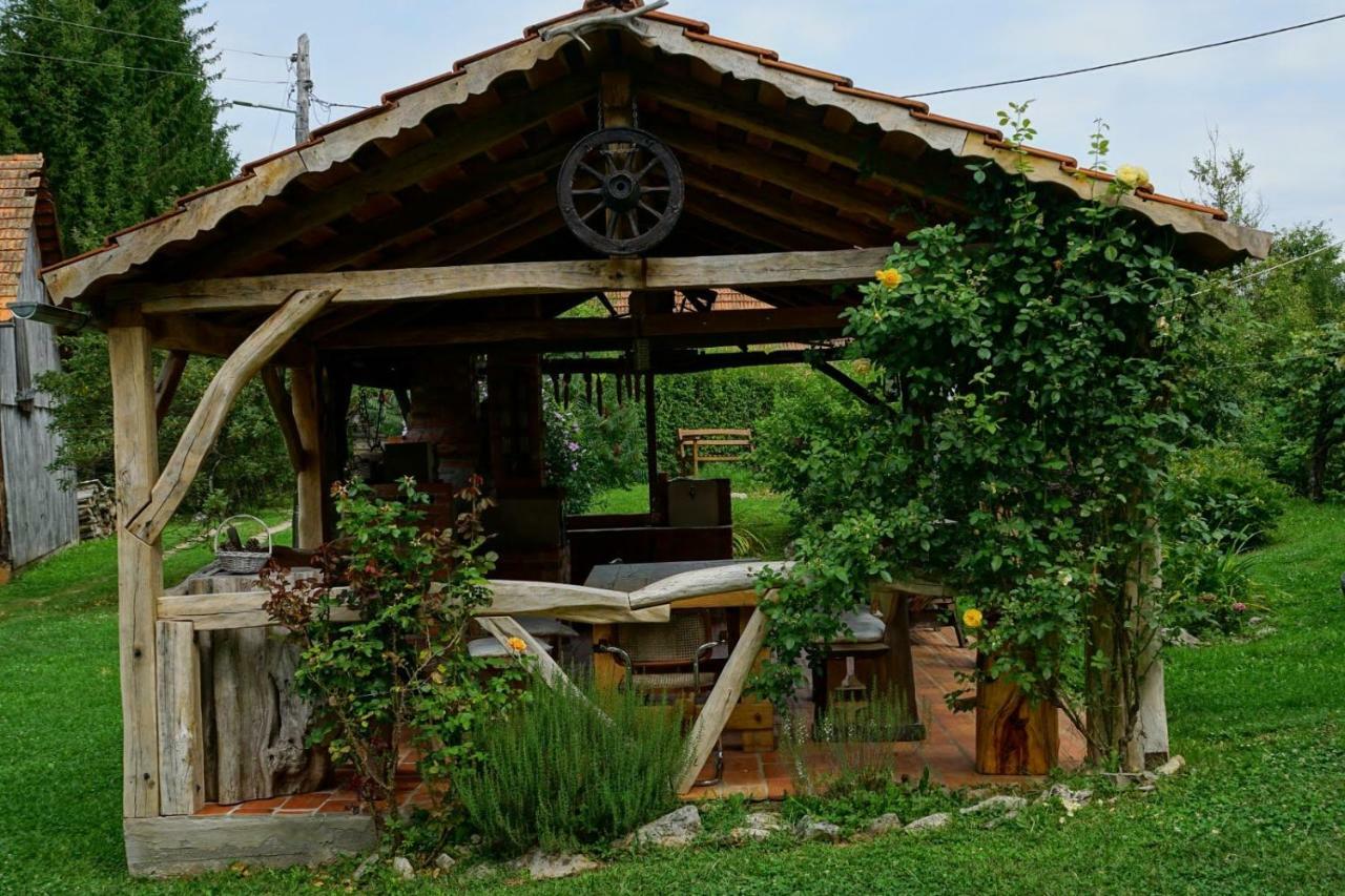 Villa Dorina Hiza Karlovac Exterior foto