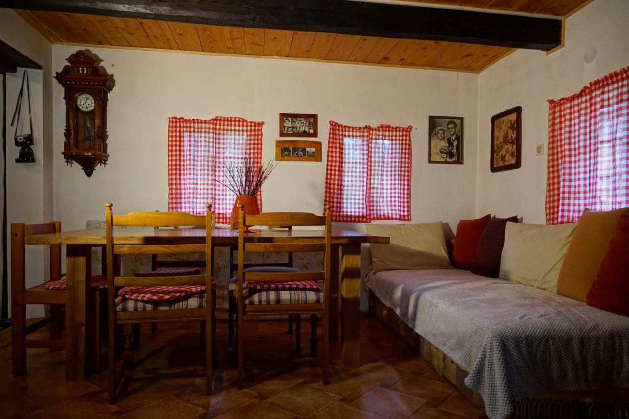 Villa Dorina Hiza Karlovac Exterior foto